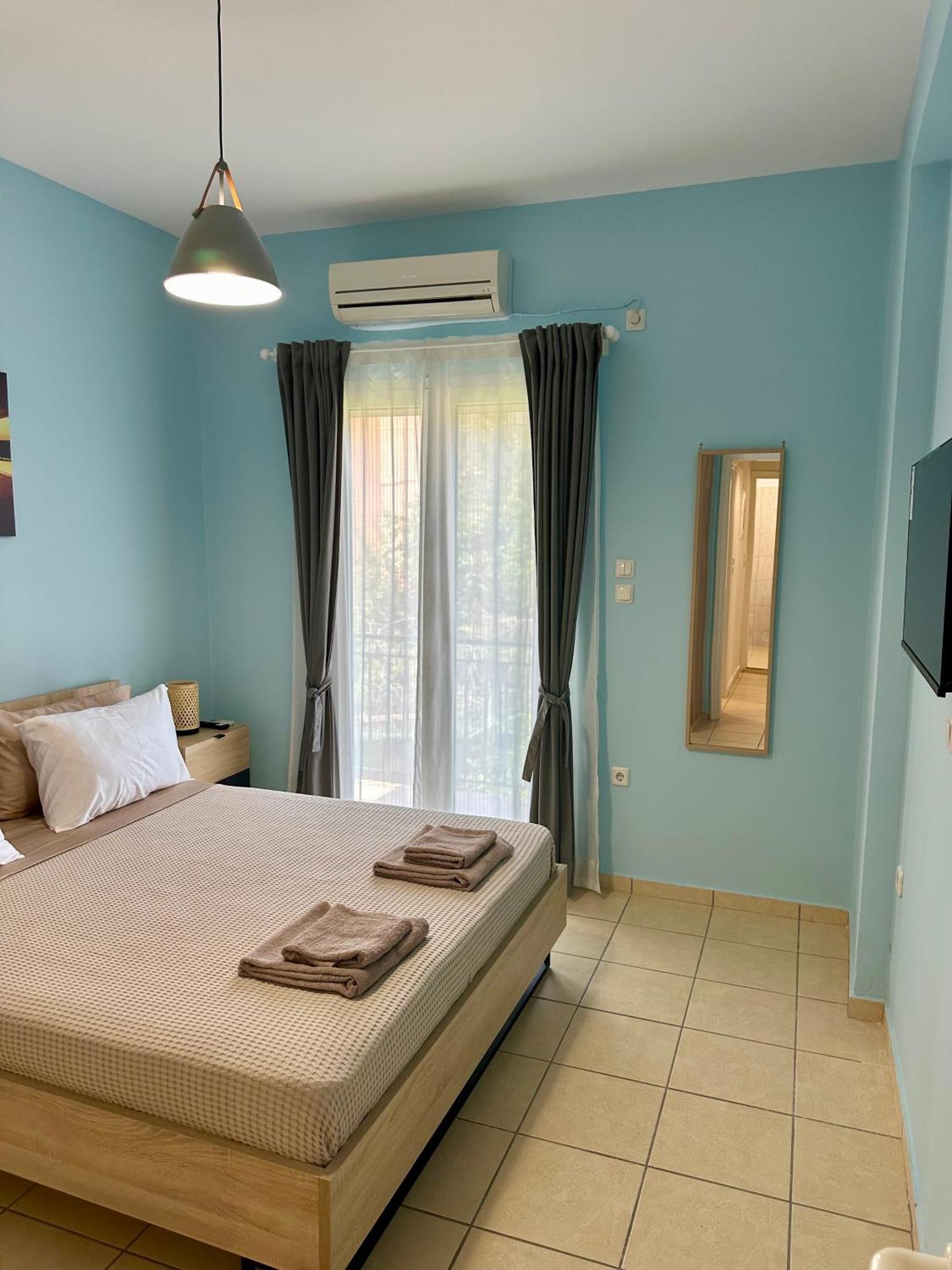 Seaside Escape Apartments - Poseidon Palaiá Fókaia Exterior foto